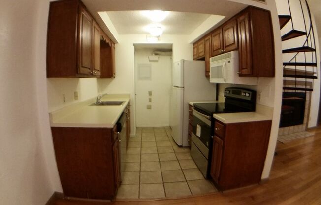 2 beds, 2 baths, $996