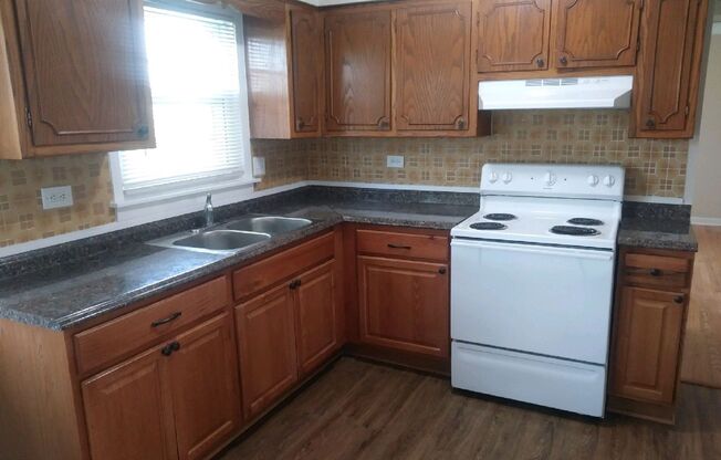 9448 Glenlake LLC