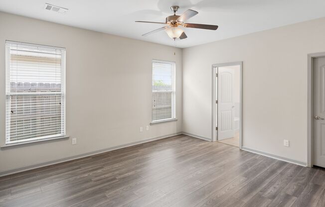 3 Bedroom in Pelican Lakes on Lake! Available Now