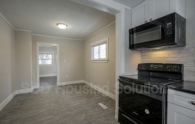 1211 S MAYWOOD AVE
