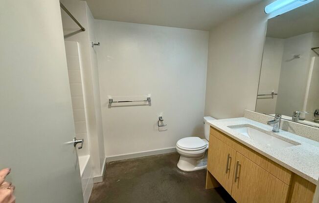 1 bed, 1 bath, $2,100, Unit # 216