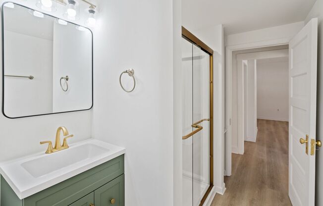 Stunning 3 bedroom home in East Pittsburgh available now!