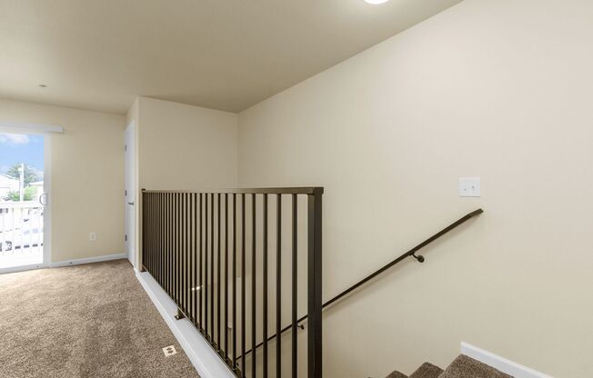 2 beds, 1.5 baths, 864 sqft, $1,750, Unit C5