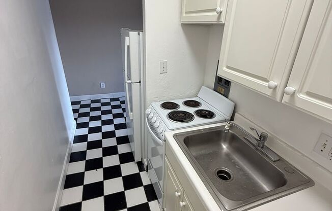 1 bed, 1 bath, 525 sqft, $950, Unit #407
