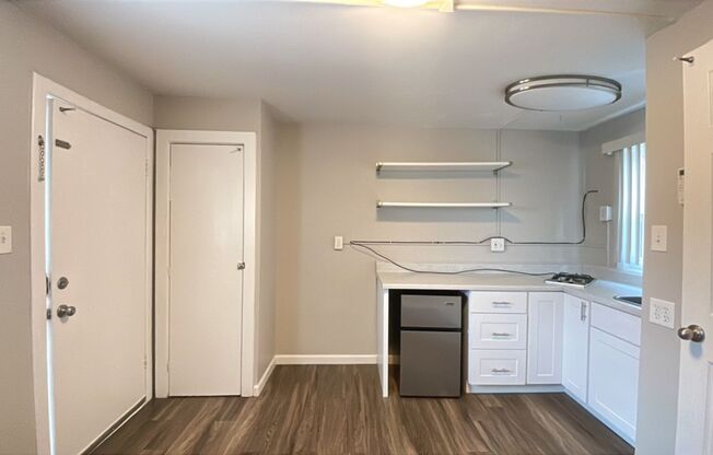 7207 Grandview Ave – Historic Studio & 1-Bed Apartments in Olde Town Arvada