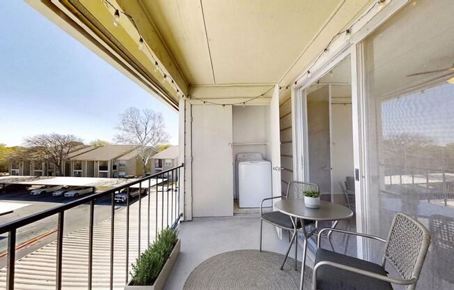 1 bed, 1 bath, 603 sqft, $929