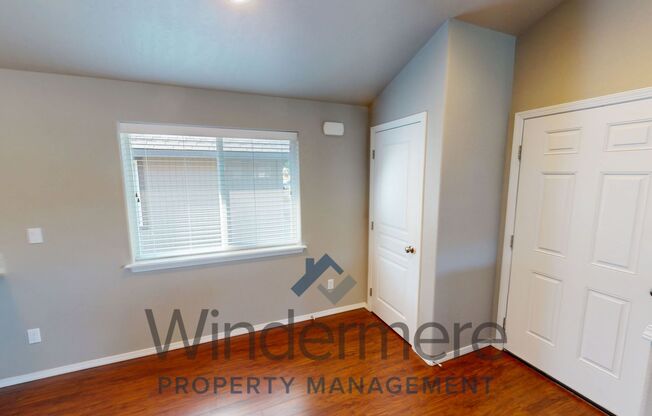 3 beds, 2 baths, 1,064 sqft, $1,695, Unit chin220-1