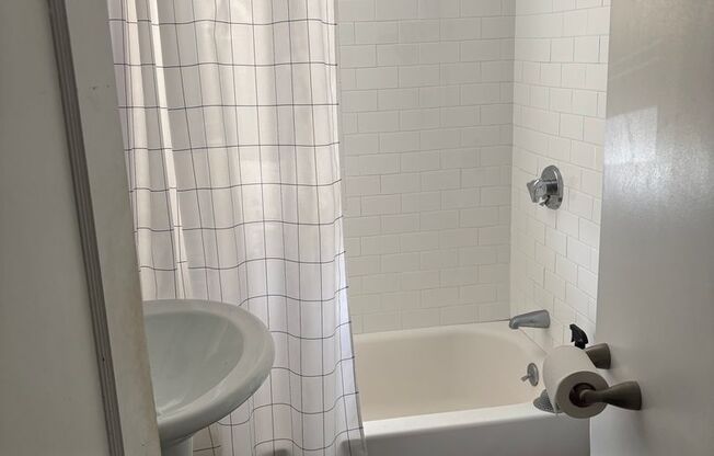 1 bed, 1 bath, 378 sqft, $2,150, Unit 109 Summer #315