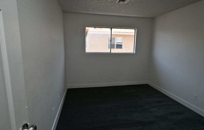 2 beds, 1 bath, $1,200