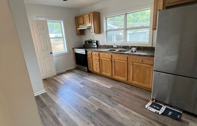 Fresh Remodel 210  N Lincoln 3/1