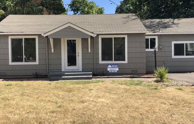 Freshly remodeled 3bedroom 1bathroom house!