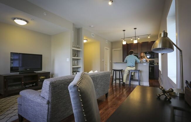 1 bed, 1 bath, 622 sqft, $1,190, Unit M-201