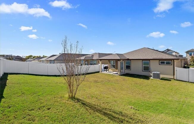 3 Bedroom, 2 Bath, Single Story Home in Highland Park