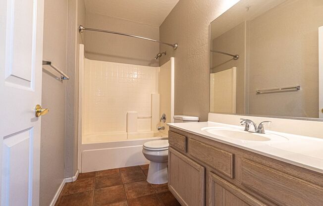 2 beds, 2 baths, $1,625, Unit #1086