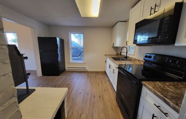 2 beds, 1 bath, $1,795