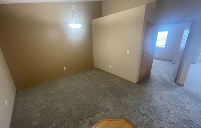 2 beds, 1 bath, 1,116 sqft, $1,260, Unit 1319