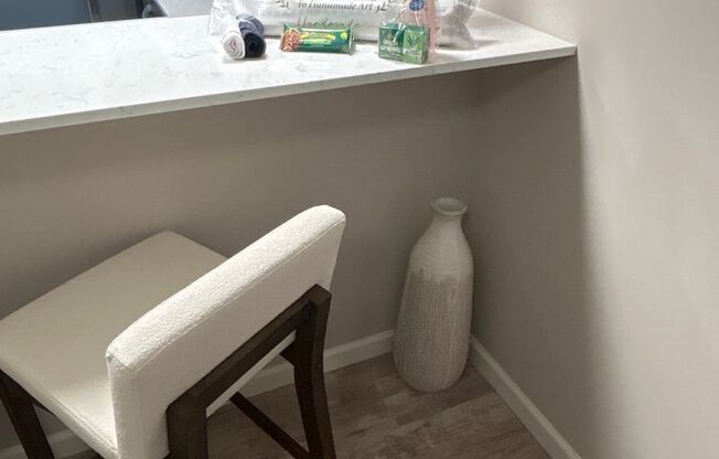 Studio, 1 bath, 502 sqft, $1,200, Unit 17