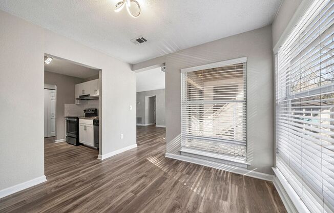 2 beds, 1 bath, 1,092 sqft, $1,199, Unit 537-201