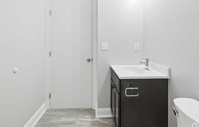 Studio, 1 bath, 345 sqft, $1,165, Unit 307