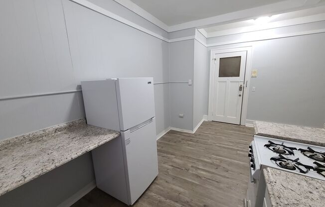 Studio, 1 bath, 300 sqft, $895, Unit 693-11 Park