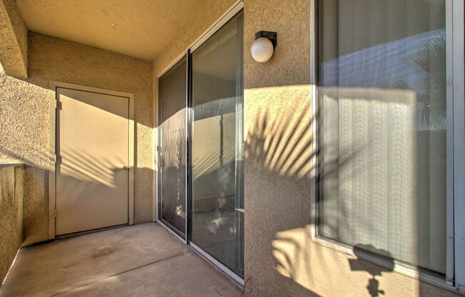 1 bed, 1 bath, 745 sqft, $1,300, Unit 2072