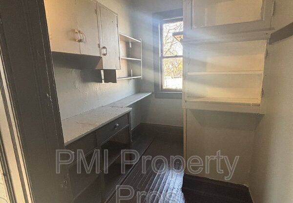 2749 N 25 ST