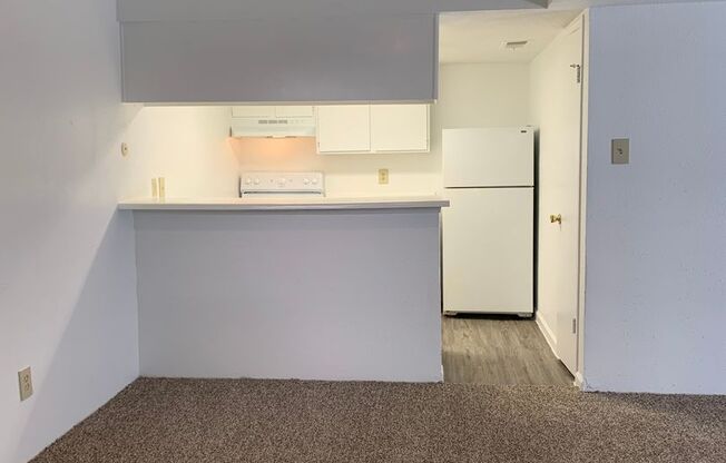 2 beds, 2 baths, 1,003 sqft, $1,050, Unit 2201