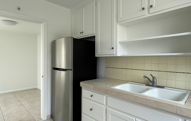 3 beds, 1 bath, 1,100 sqft, $2,650, Unit Unit #6