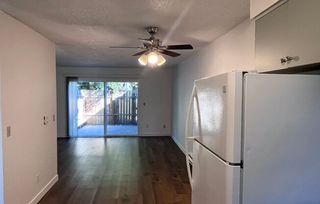 2 beds, 1.5 baths, 951 sqft, $1,700, Unit 17174