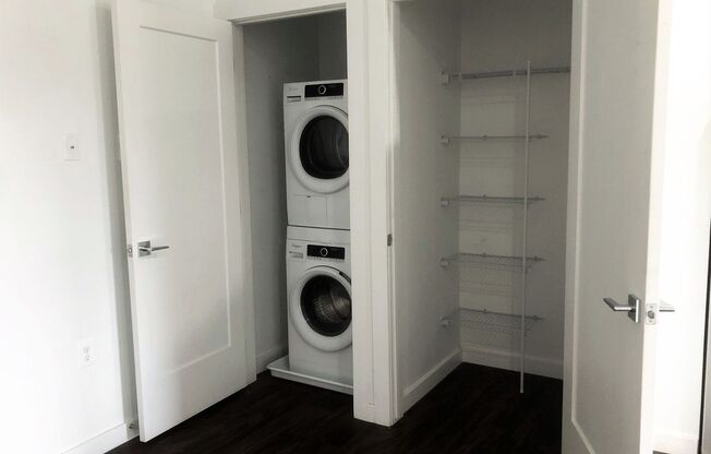 Studio, 1 bath, 400 sqft, $1,262.5, Unit 403