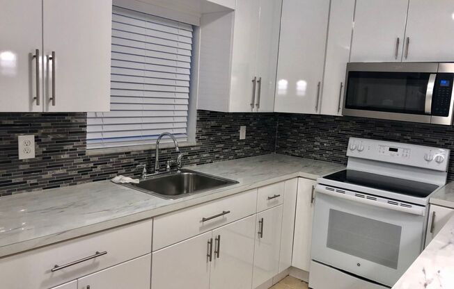 1 bed, 1 bath, $1,900, Unit 2521-03