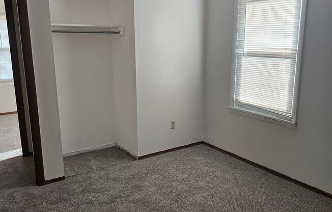 3 beds, 1 bath, $1,250