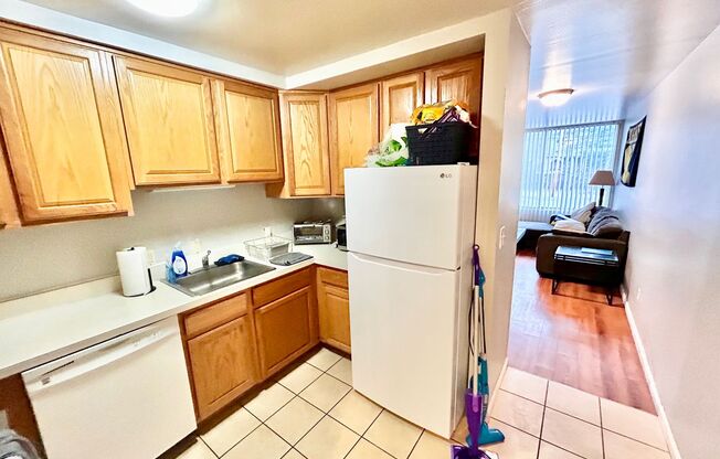 2 beds, 1 bath, 768 sqft, $2,380, Unit 212