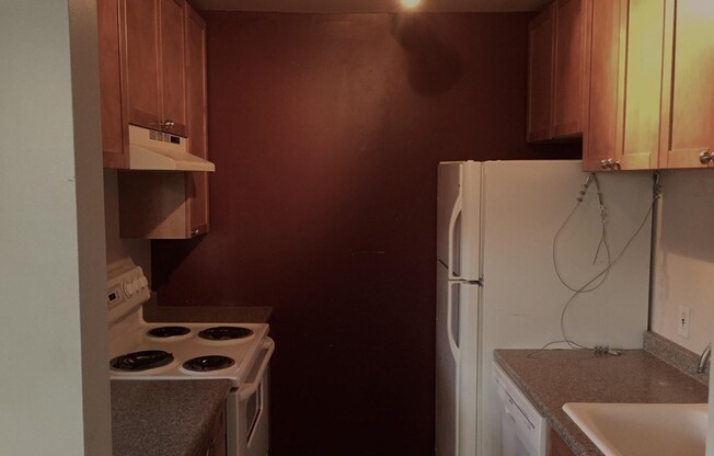 2 beds, 1 bath, 696 sqft, $1,800, Unit 1-21