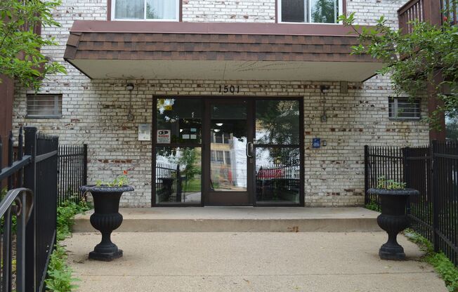 1 bed, 1 bath, 550 sqft, $1,150, Unit 409