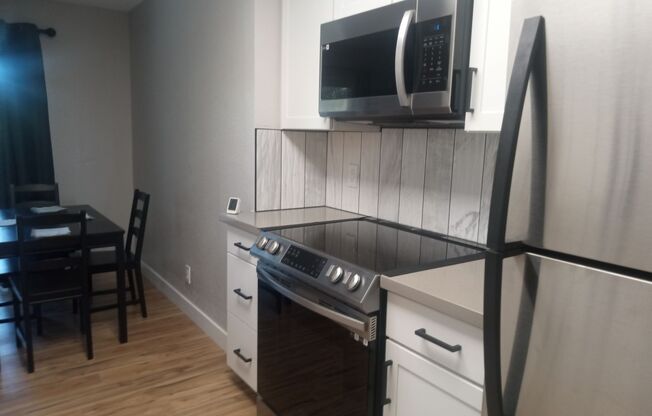 2 beds, 1 bath, $1,695