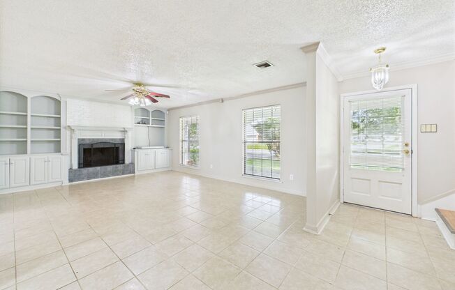 4 bed / 2 bath Nestled in the vibrant heart Lafayette, Louisiana