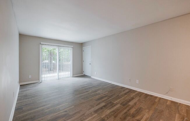 2 beds, 1.5 baths, 976 sqft, $1,400, Unit 2006-19