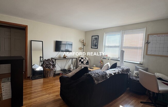 43 COOLIDGE HL RD
