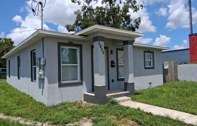 3 Bed 2 Bath Home in Tampa!