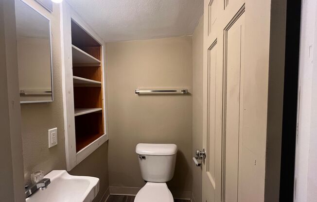 Studio, 1 bath, 350 sqft, $850