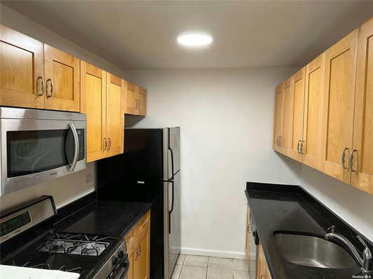 2 beds, 2 baths, 1,100 sqft, $3,000, Unit 5F