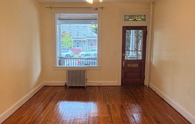 Gorgeous Hampden 2bd/2ba w/ Fin Bsmt, W/D, A/C and more! Available now