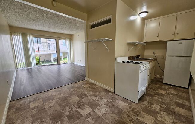 Studio, 1 bath, 350 sqft, $1,395