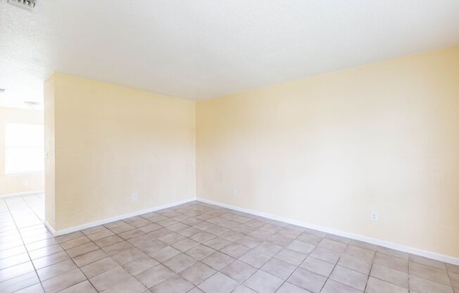 Two bedroom, one bathroom Duplex in Poinciana