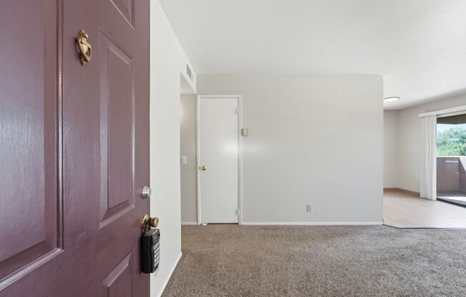Beautiful 2-bedroom, 2-bath condo in the highly desirable Quail Run community!