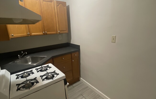 Studio, 1 bath, $2,350, Unit 18