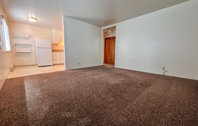 1 bed, 1 bath, 635 sqft, $1,095, Unit 598-2