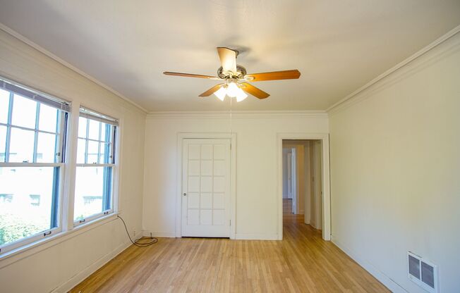 Lease this Dreamy & Spacious Hosford-Abernethy Studio