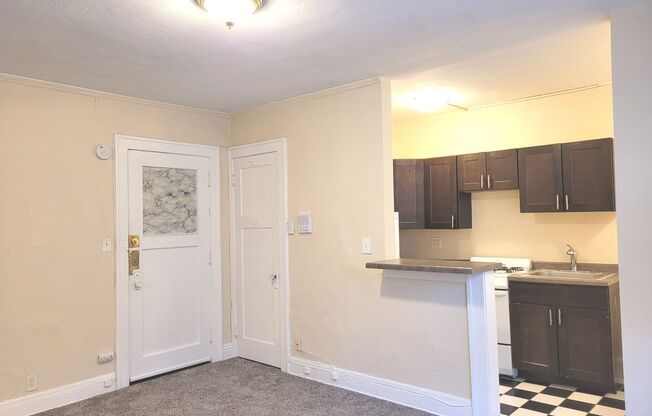 Studio, 1 bath, $845, Unit 5